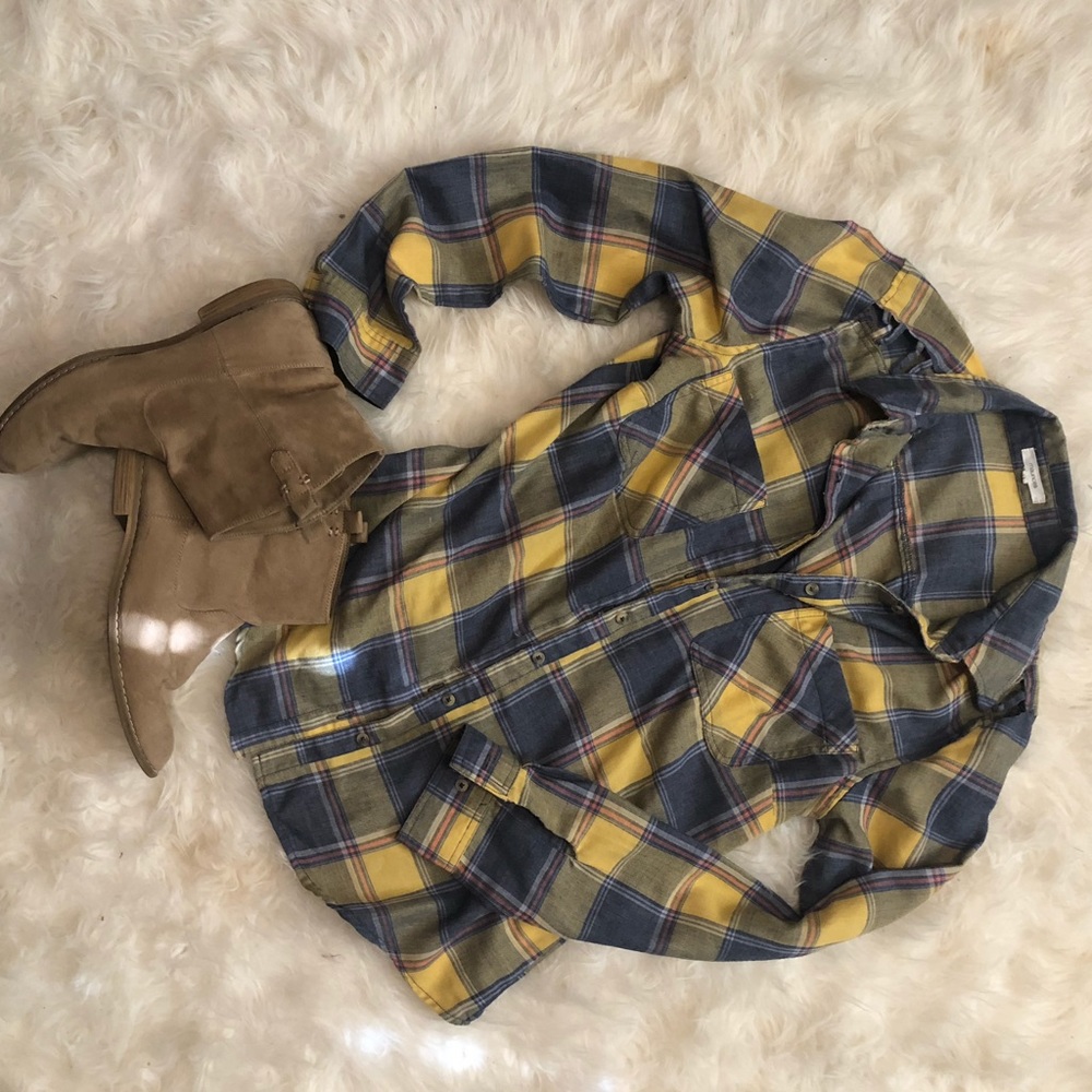 Cute detailed shoulder blue mustard flannel